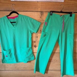 Carhartt force scrub set green and pink
